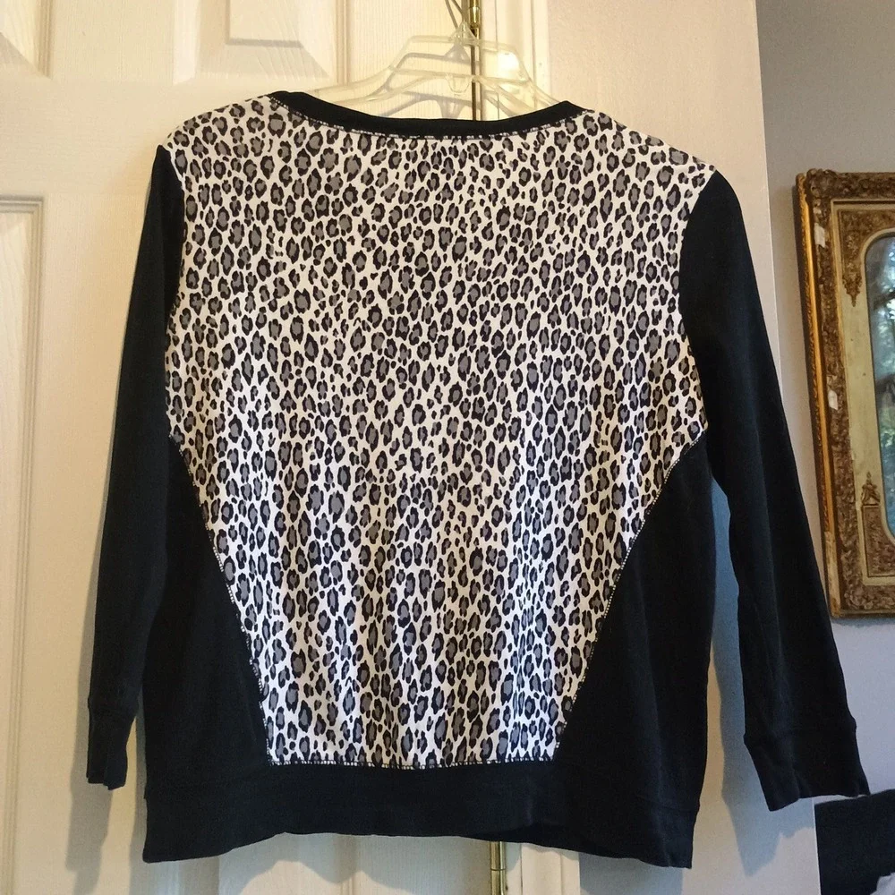 JNY Jones New York Sport Leopard Print Long Sleeve Top - Sz M - Picture 8 of 11